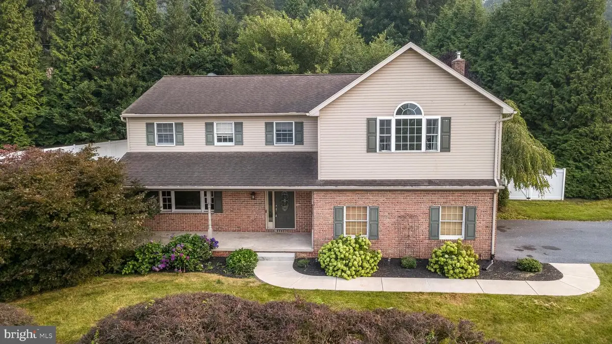 1328 Edgewood Dr, East Earl, PA 17519 - #1