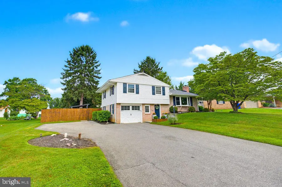 107 E Penn Grant Rd, Willow Street, PA 17584 - #3