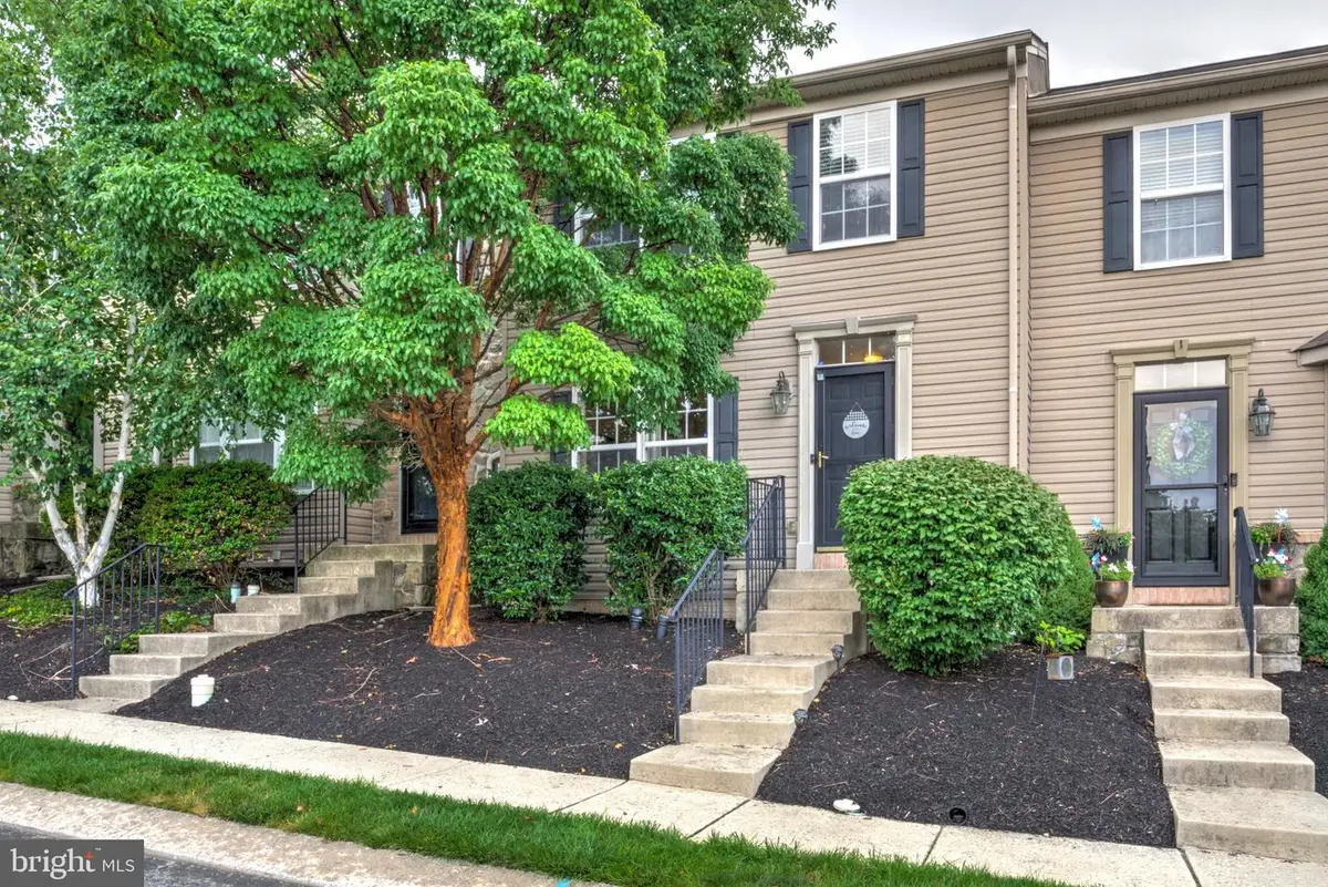 216 Knollwood Rd, Millersville, PA 17551 - #1