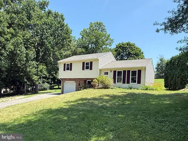15 Den Mar Dr, HOLTWOOD, PA 17532