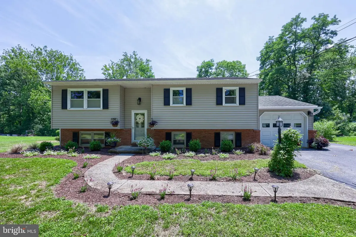 3356 Turnpike Rd, Elizabethtown, PA 17022 - #1