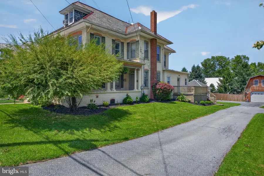 201 W Main St, Leola, PA 17540 - #2