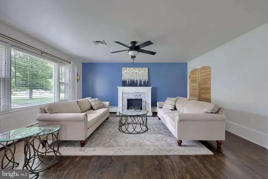 1700 Manor St, Columbia, PA 17512 - #3