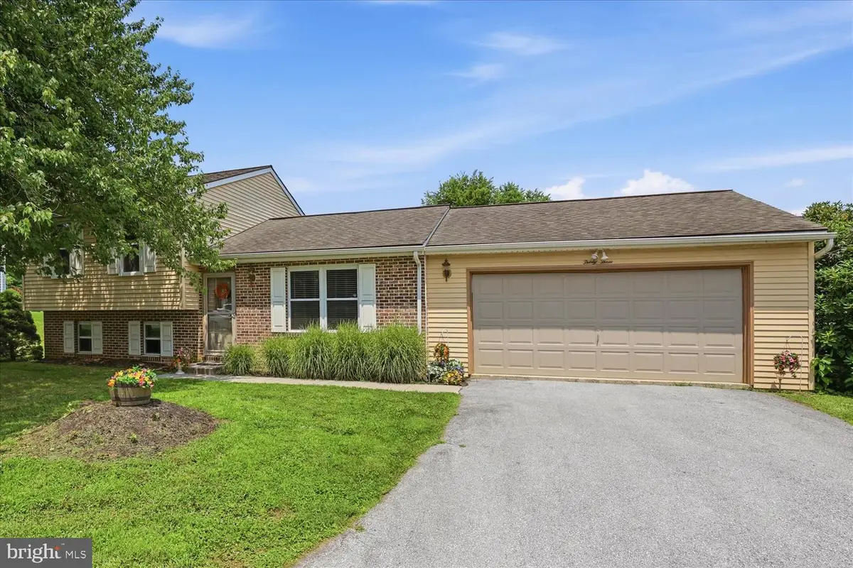 33 Hoover Rd, Lancaster, PA 17603 - #1