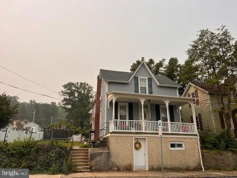 203 Lincoln Ave, Ephrata, PA 17522 - #2