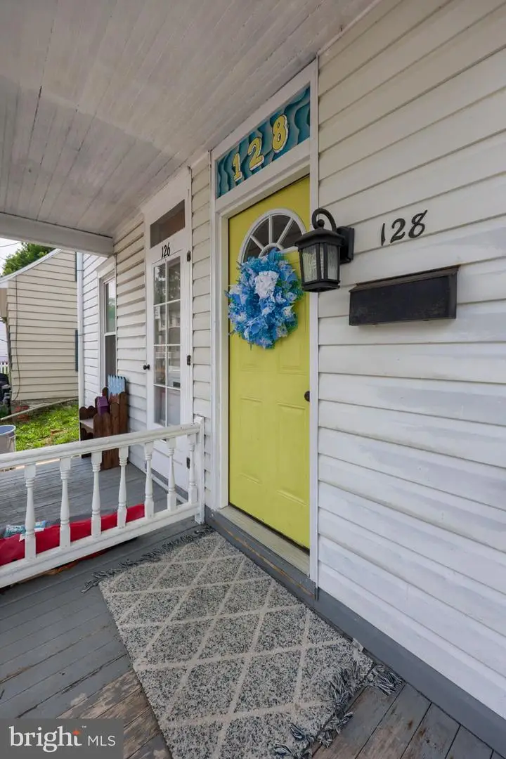 128 N Charlotte St, Manheim, PA 17545 - #1