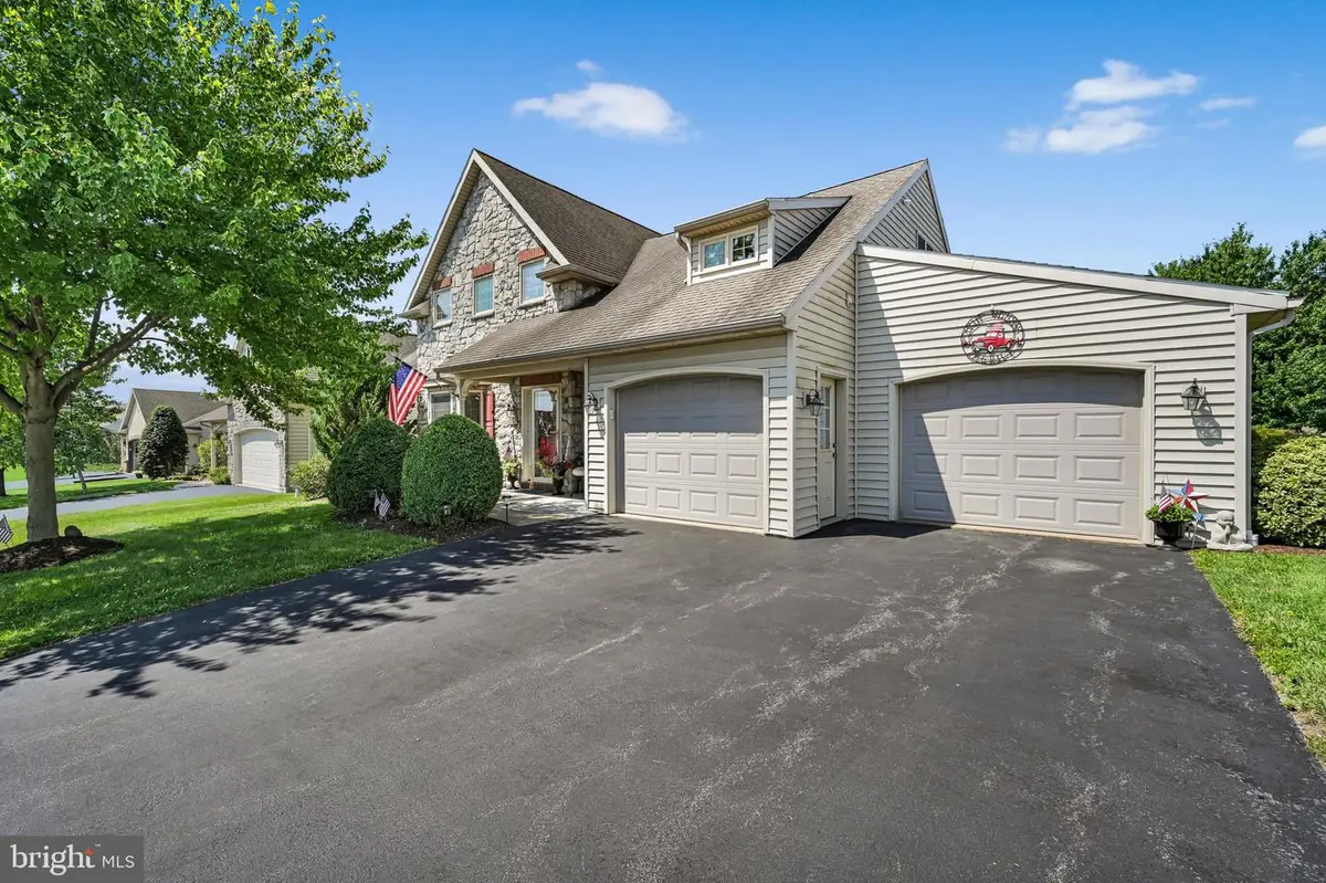 1066 Cambridge Dr, Manheim, PA 17545 - #1
