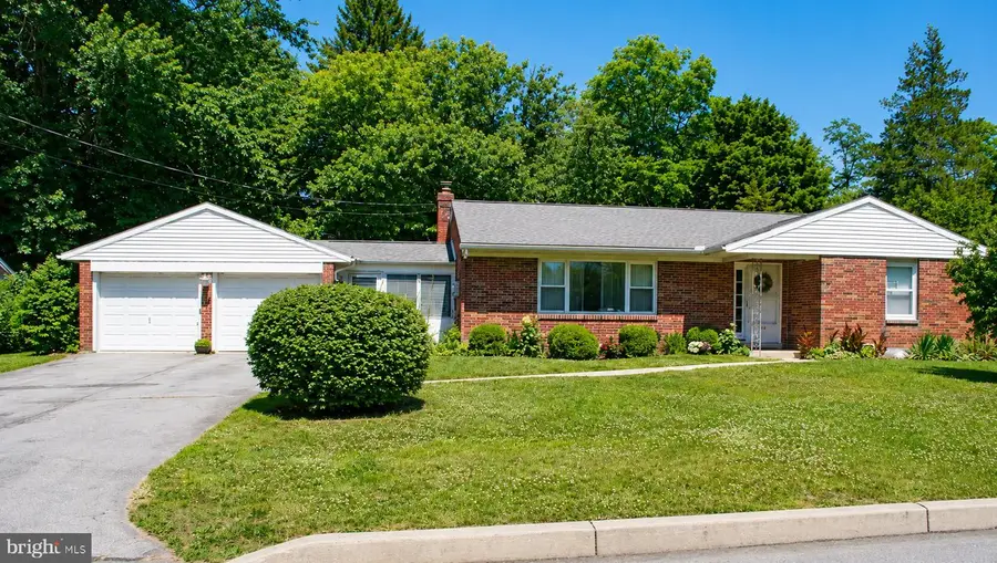 625 Hampden Rd, Elizabethtown, PA 17022 - #2