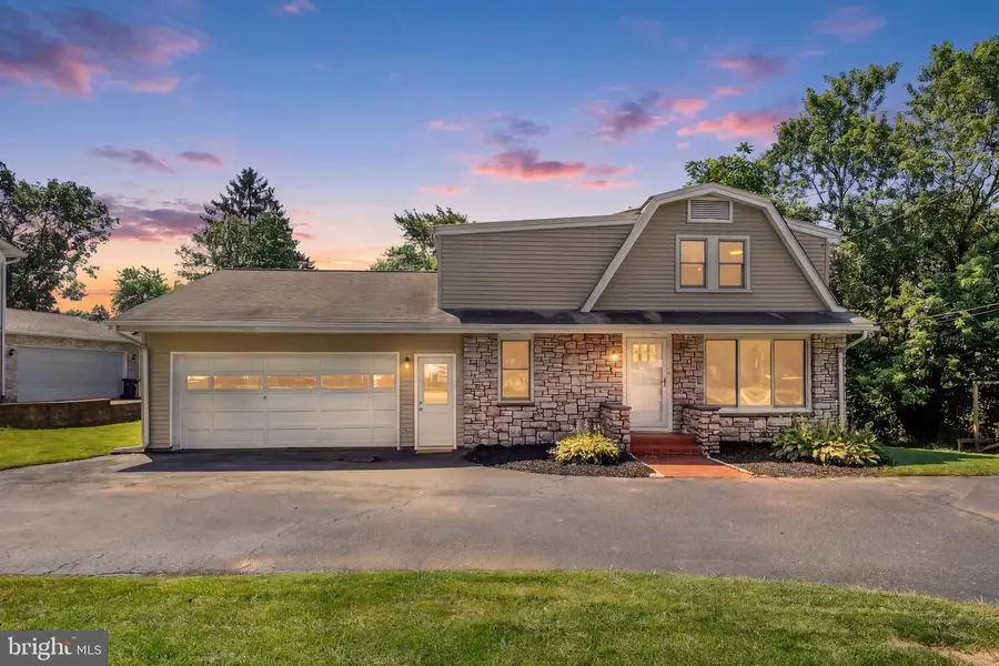2050 Stonecrest Dr, Lancaster, PA 17601 - #2