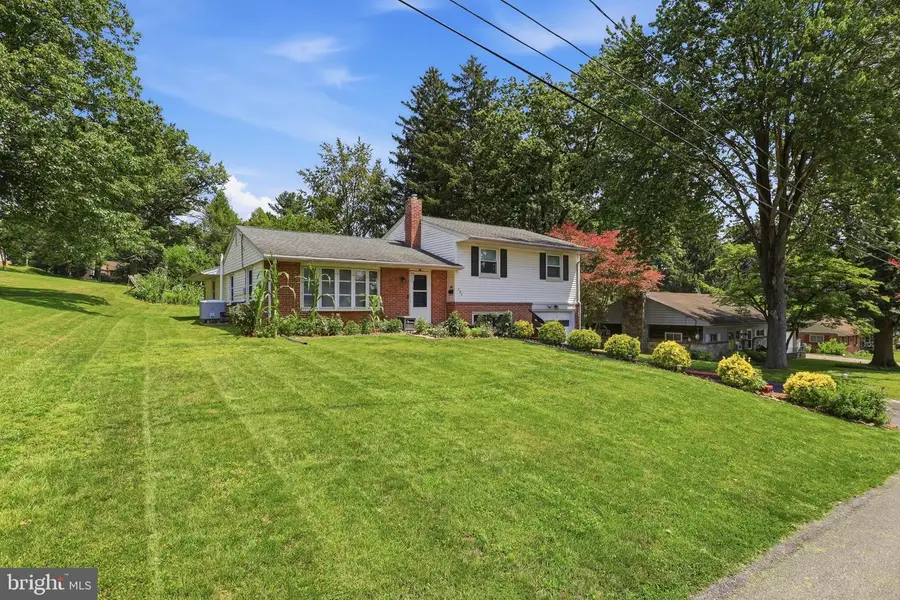 503 Fairway Dr, Lancaster, PA 17603 - #3