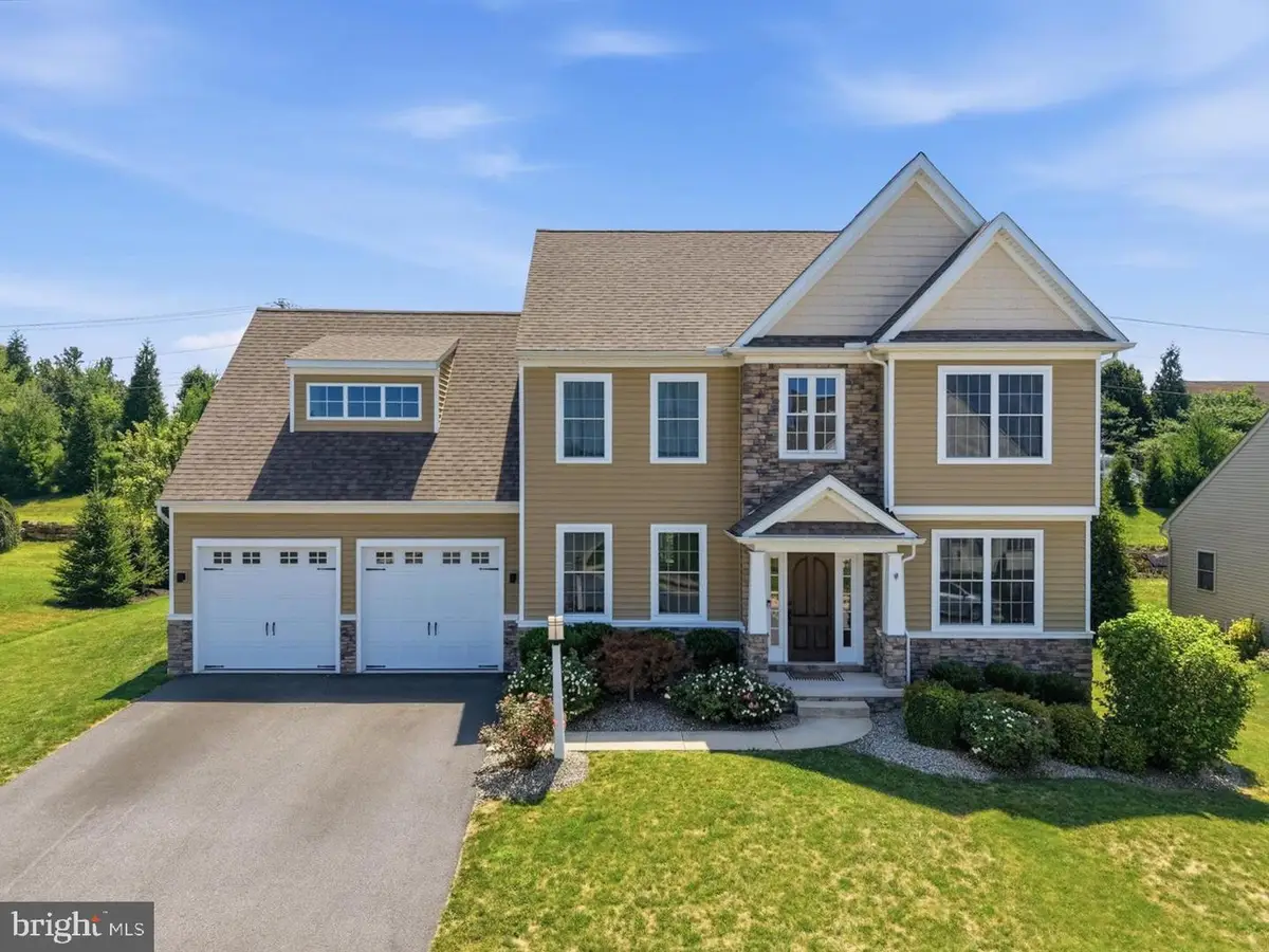354 Amber Dr, Lititz, PA 17543 - #1