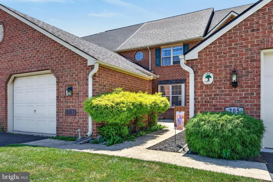 207 Pine Bridge Ln, Lancaster, PA 17603 - #2