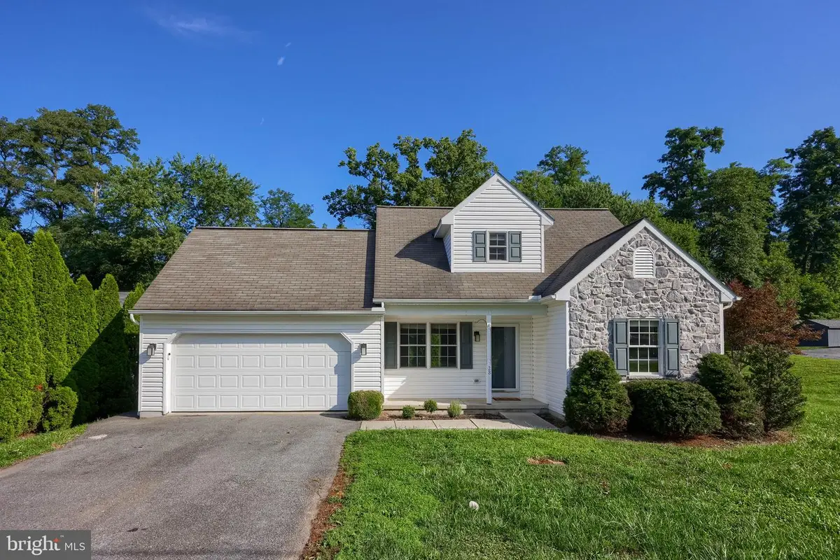 28 Elizabeth St, Washington Boro, PA 17582 - #1