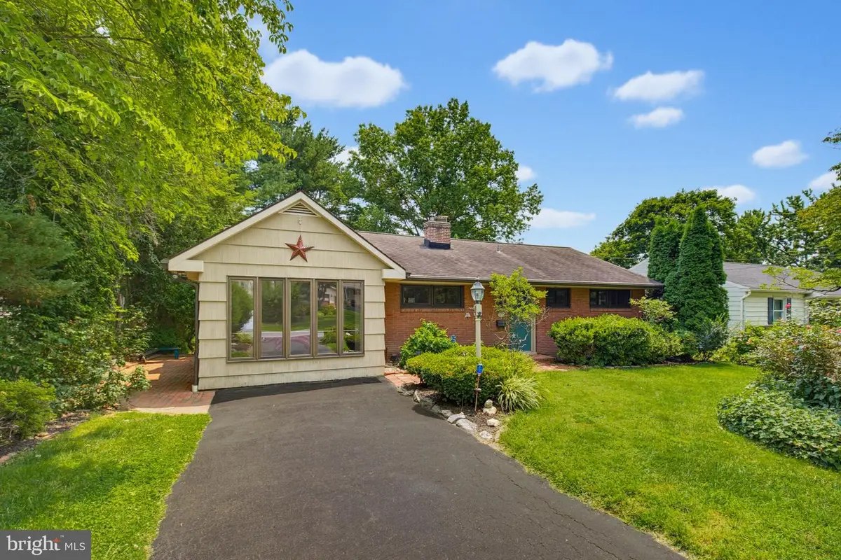 617 Capri Rd, Lancaster, PA 17603 - #1