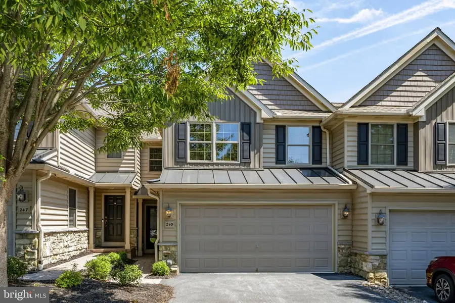 249 Fieldcrest Ln, Ephrata, PA 17522 - #2