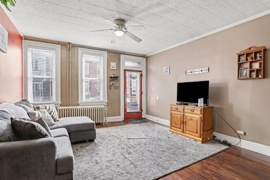 28 N 6th St, Columbia, PA 17512 - #2
