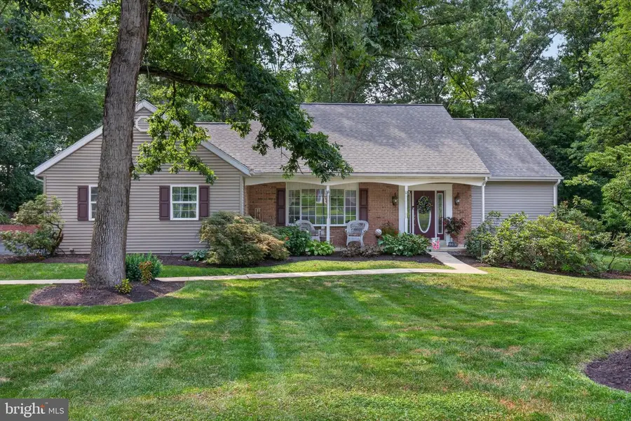 294 Westview Dr, Elizabethtown, PA 17022 - #2