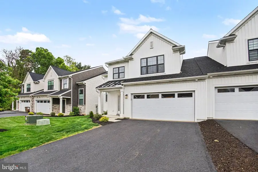 105 Village Dr, Millersville, PA 17551 - #3