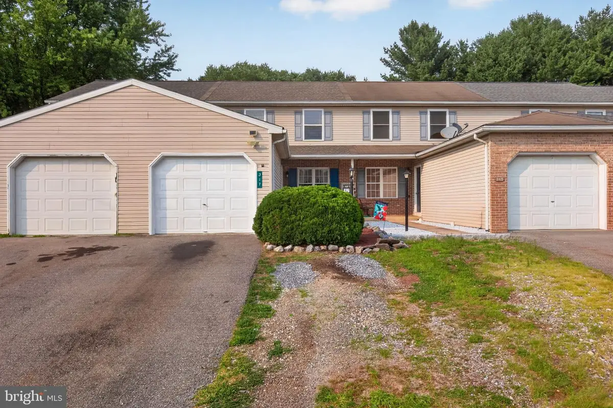 317 Groffdale Rd, Quarryville, PA 17566 - #1