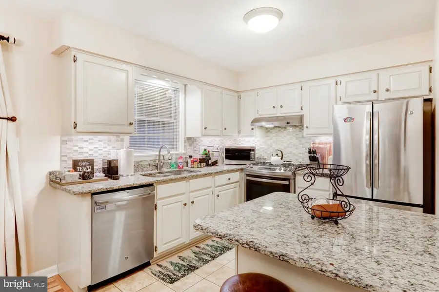 2647 Northfield Dr, East Petersburg, PA 17520 - #3