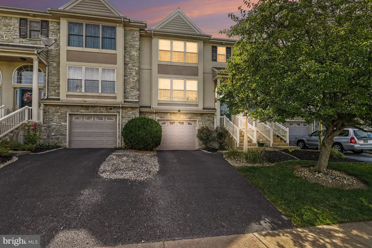 634 Lausch Ln, Lancaster, PA 17601 - #1