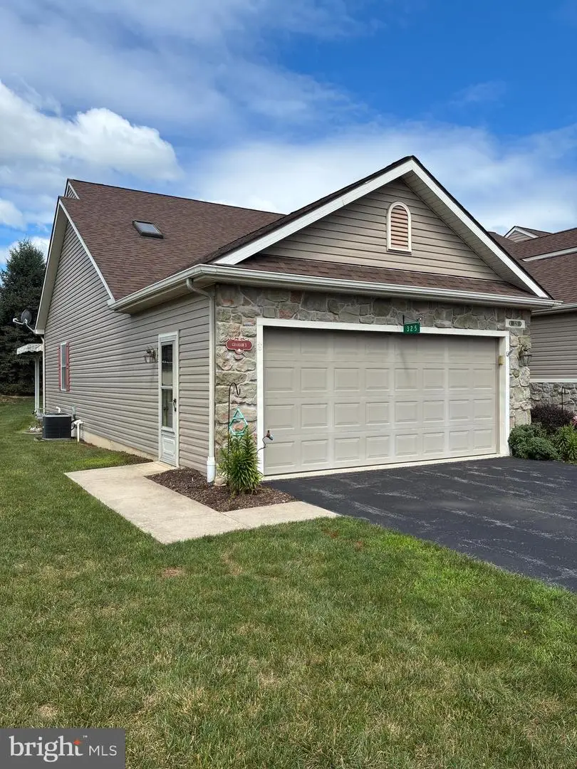 325 Hill St, Mount Joy, PA 17552 - #2