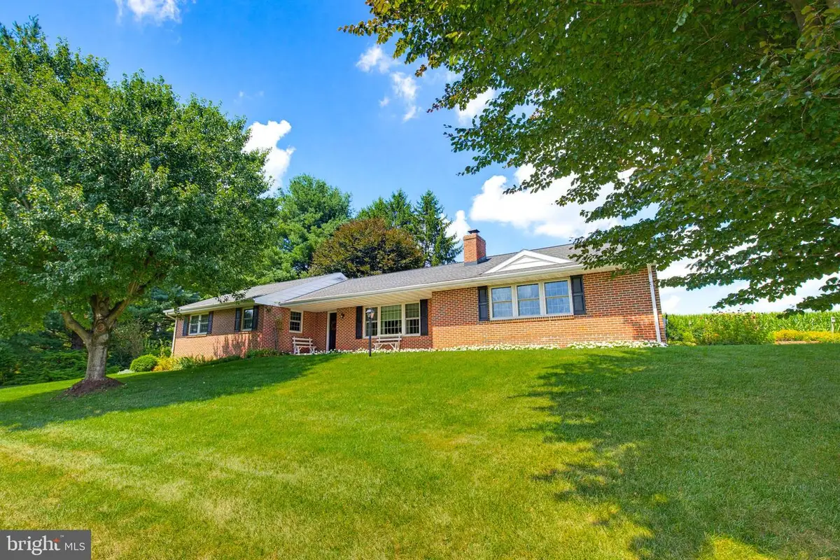15 Wildflower Ln, Lancaster, PA 17603 - #1