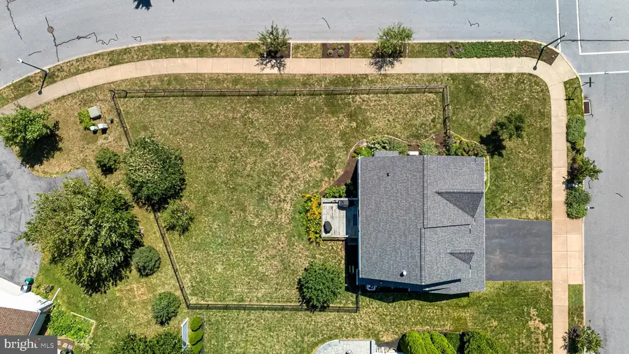 203 Deerfield Ln, Lititz, PA 17543 - #3