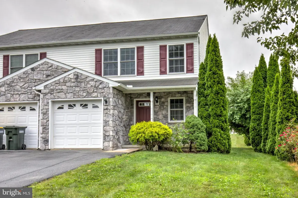 124 E Broad St, New Holland, PA 17557 - #1
