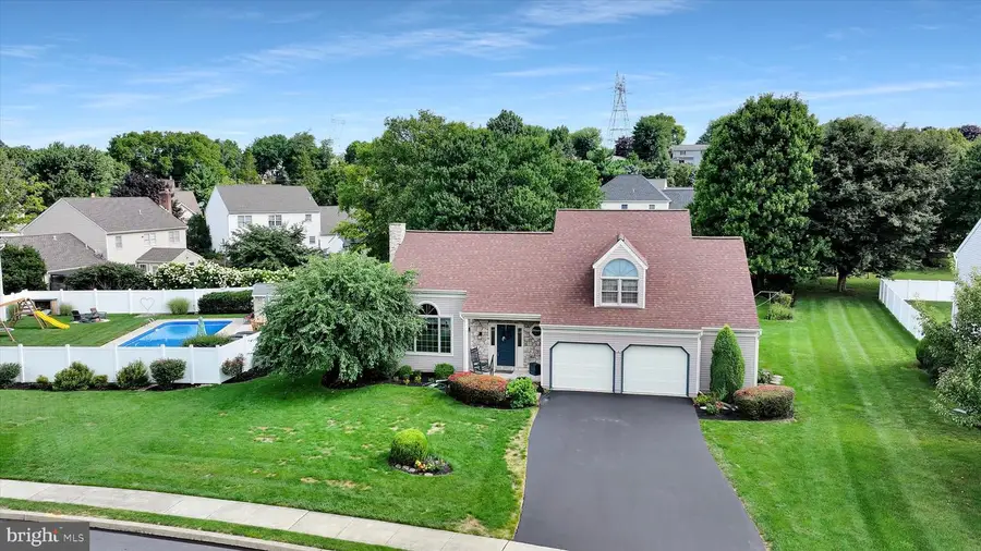 8 Barbara Ln, Lititz, PA 17543 - #2