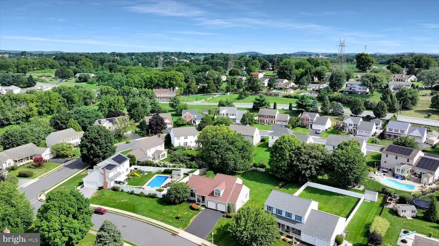 8 Barbara Ln, Lititz, PA 17543 - #3