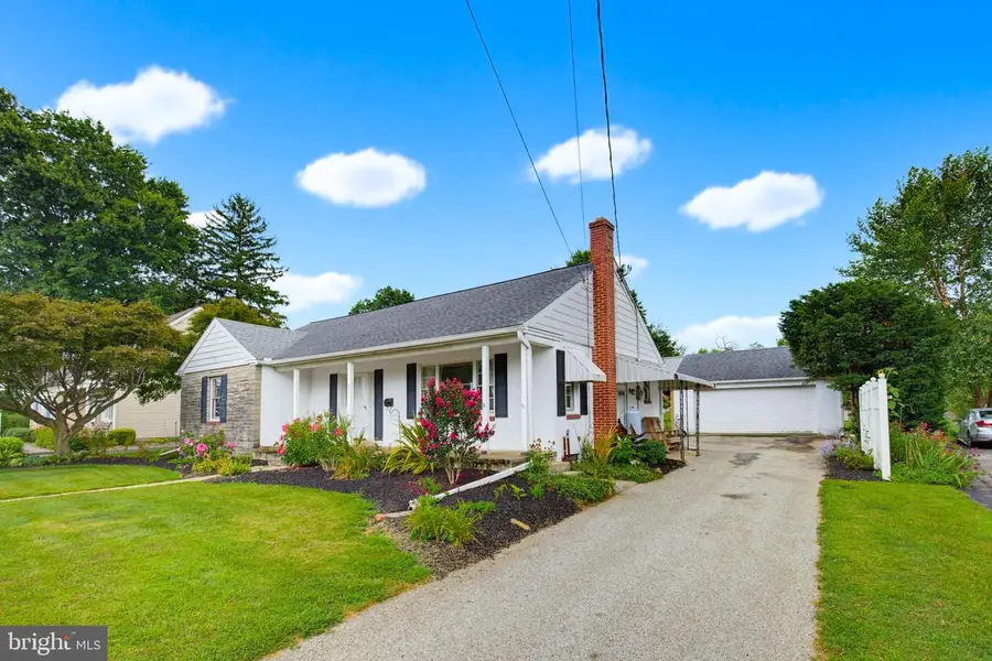 24 W Denlinger Ave, Strasburg, PA 17579 - #3