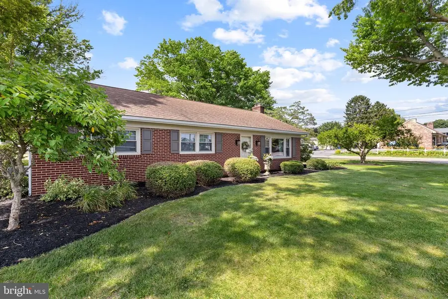 17 Penn Grant Rd, Willow Street, PA 17584 - #3