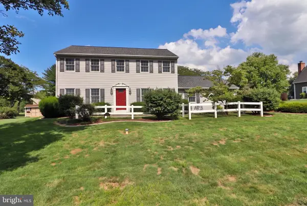 591 Crosswinds Dr, LITITZ, PA 17543