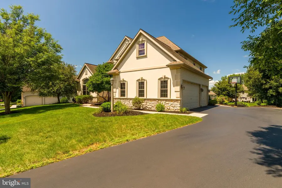 5 Stoneridge Ln, Lititz, PA 17543 - #2