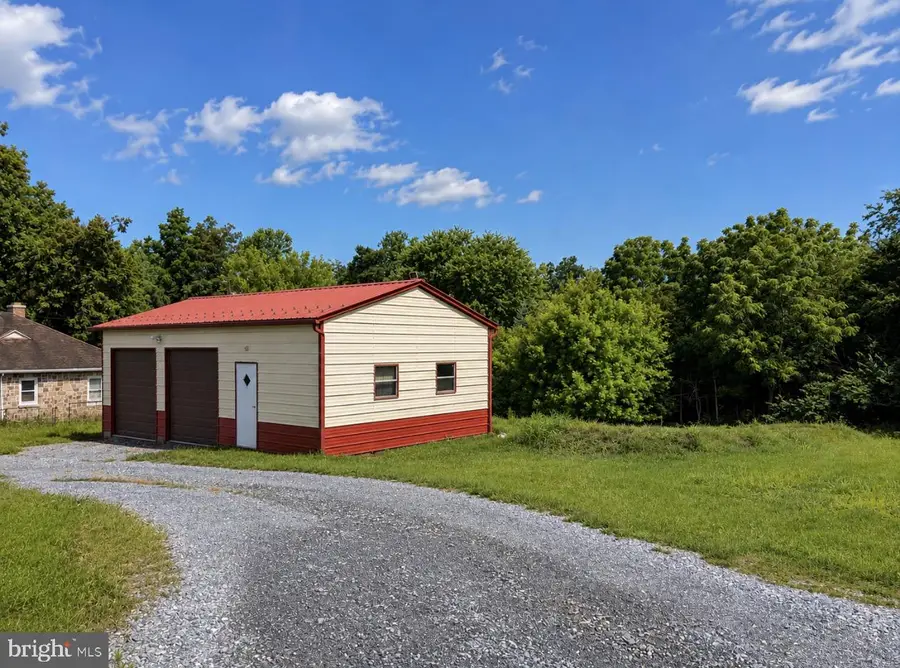 960 Mount Gretna Rd, Elizabethtown, PA 17022 - #2
