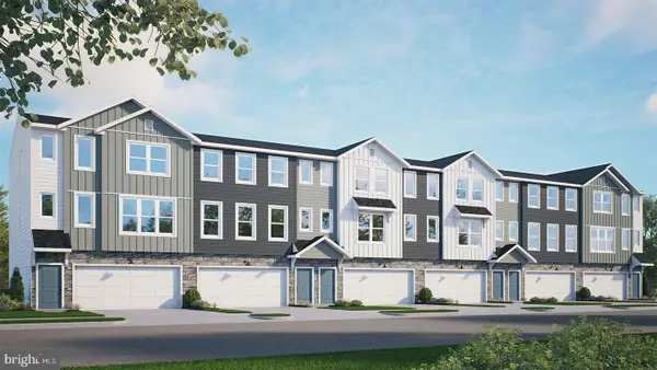 25 Arcadia Dr, ELIZABETHTOWN, PA 17022