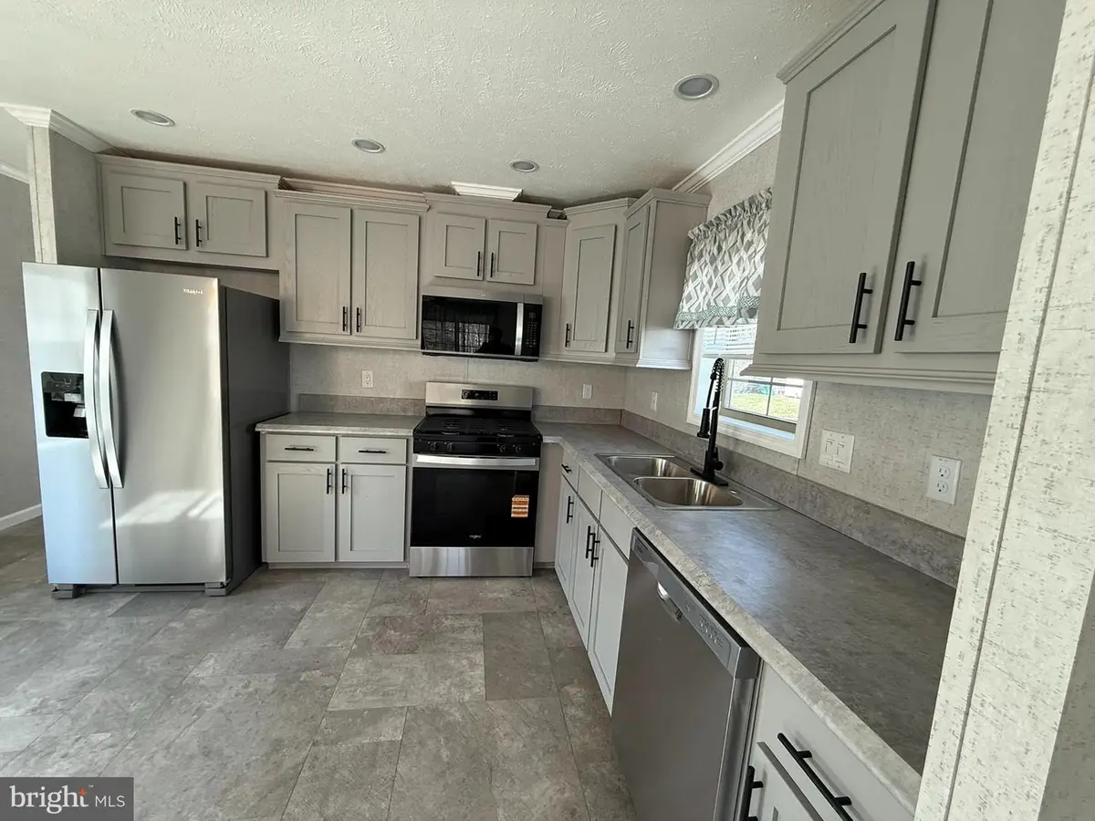 38 Lakeview Dr, Elizabethtown, PA 17022 - #1
