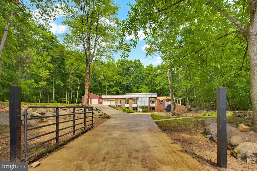 1353 Hilltop Rd, Narvon, PA 17555 - #2