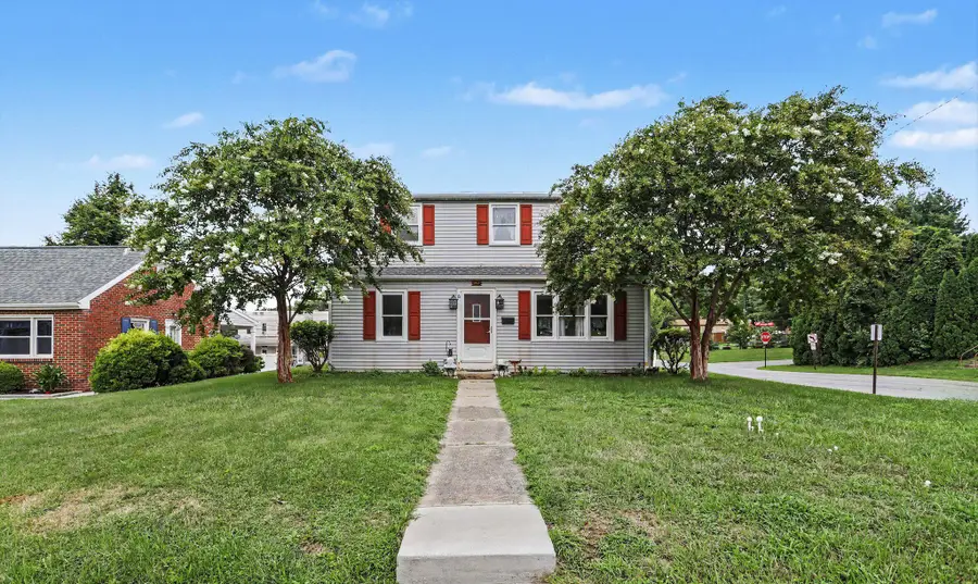 1061 Grinnell Ave, Columbia, PA 17512 - #2