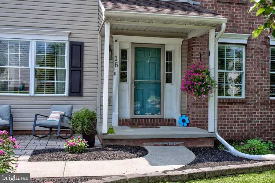 16 Hemlock Dr, Lancaster, PA 17602 - #3