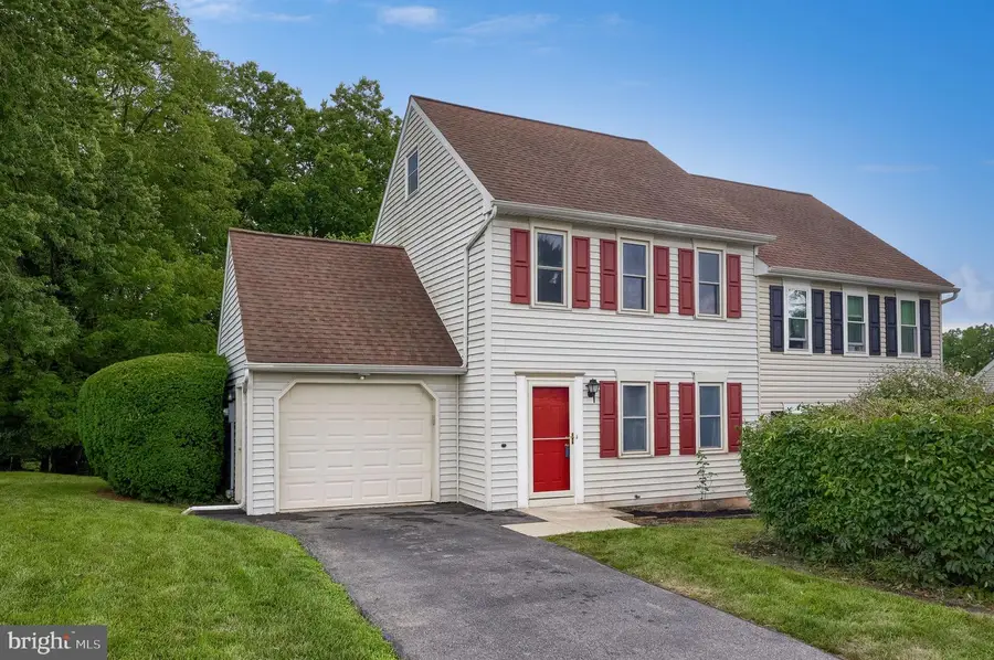 208 Fairfax Dr, Lancaster, PA 17603 - #2