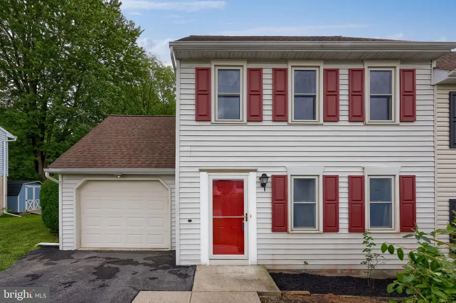 208 Fairfax Dr, Lancaster, PA 17603 - #3