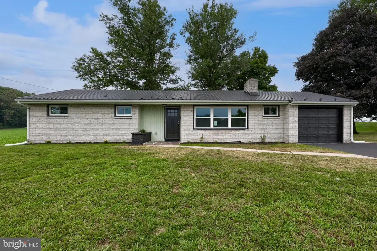 339 School Rd, Denver, PA 17517 - #1
