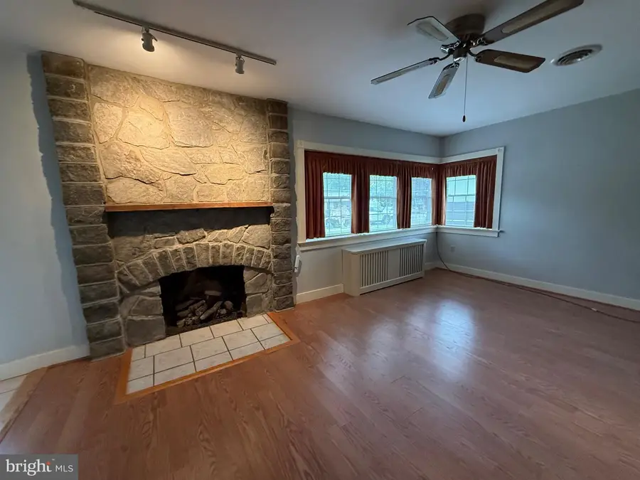 228 S Market St, Mount Joy, PA 17552 - #3