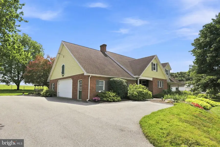 1529 Eshelman Mill Rd, Willow Street, PA 17584 - #2