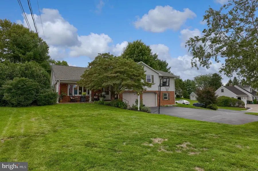 698 W Church Rd, Ephrata, PA 17522 - #3