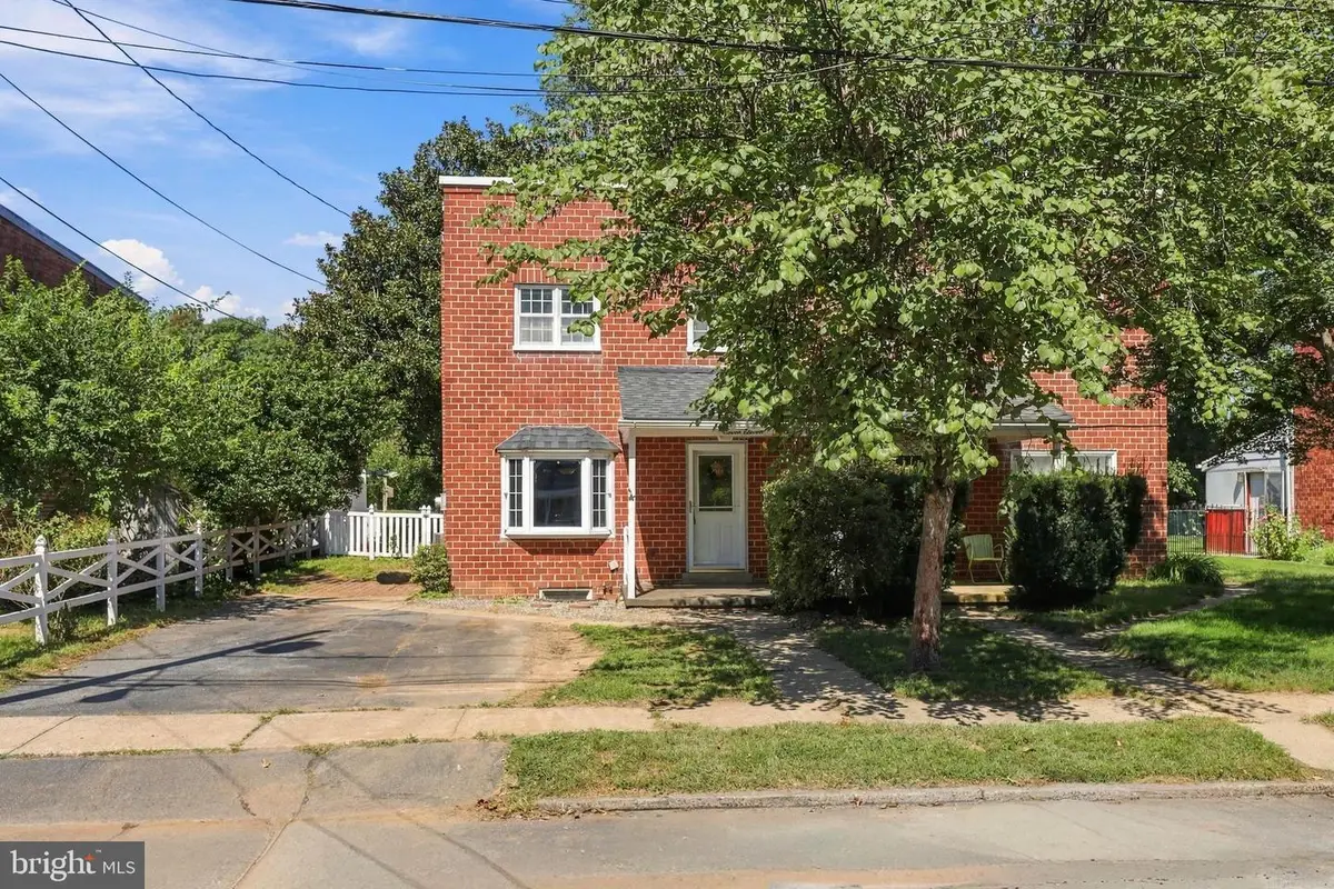 711 Skyline Dr, Lancaster, PA 17601 - #1