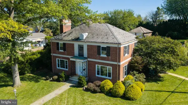 19 W King St, EPHRATA, PA 17522