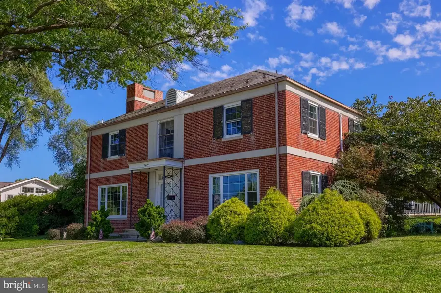 19 W King St, Ephrata, PA 17522 - #2